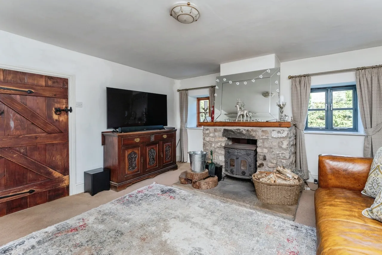 Mynydd Llan, Babell, CH8, photo 4