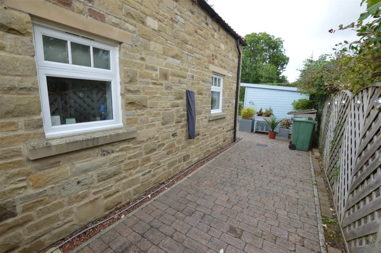 Hallgarth Court, Newsham, photo 16