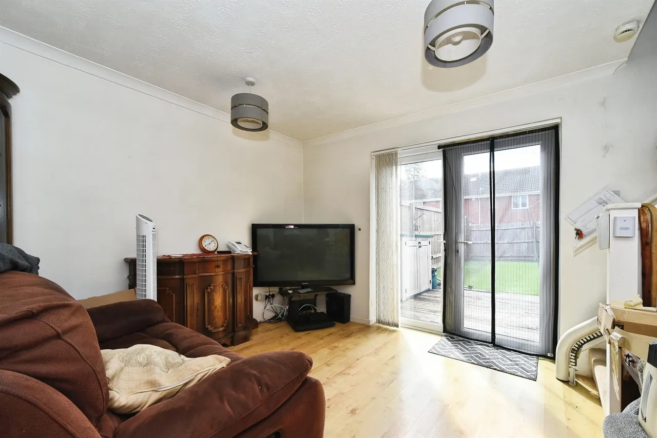 Wagtail Close, Swindon, SN3, photo 13