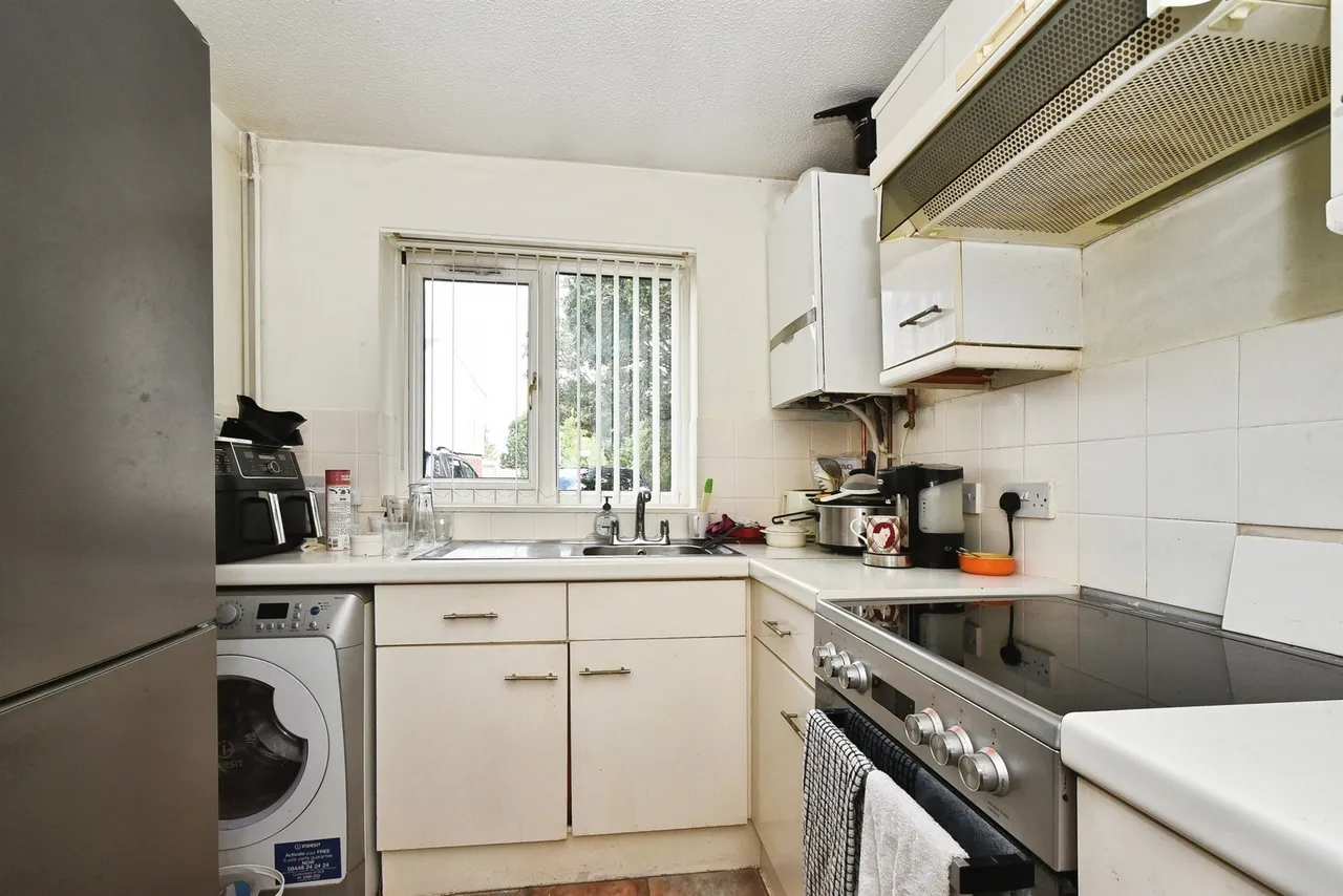 Wagtail Close, Swindon, SN3, photo 14