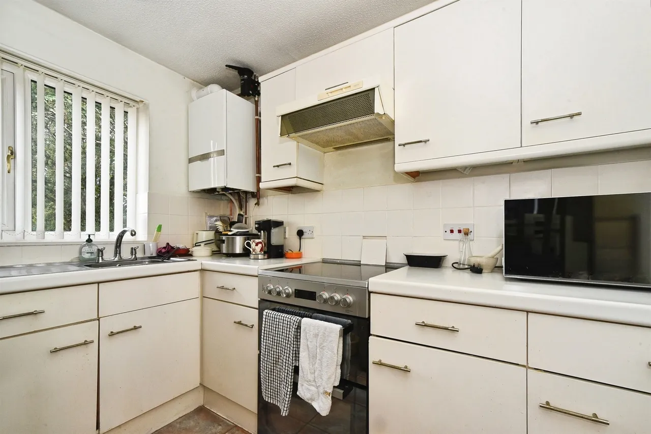Wagtail Close, Swindon, SN3, photo 5