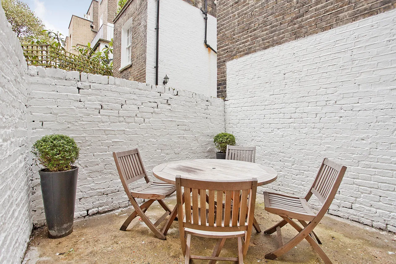 8a Sutherland Row, London, photo 5