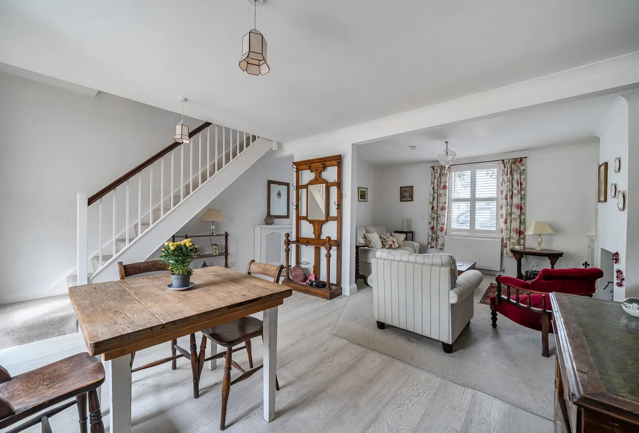 Naunton Crescent, Gloucestershire, Leckhampton, GL53 7BE, photo 4