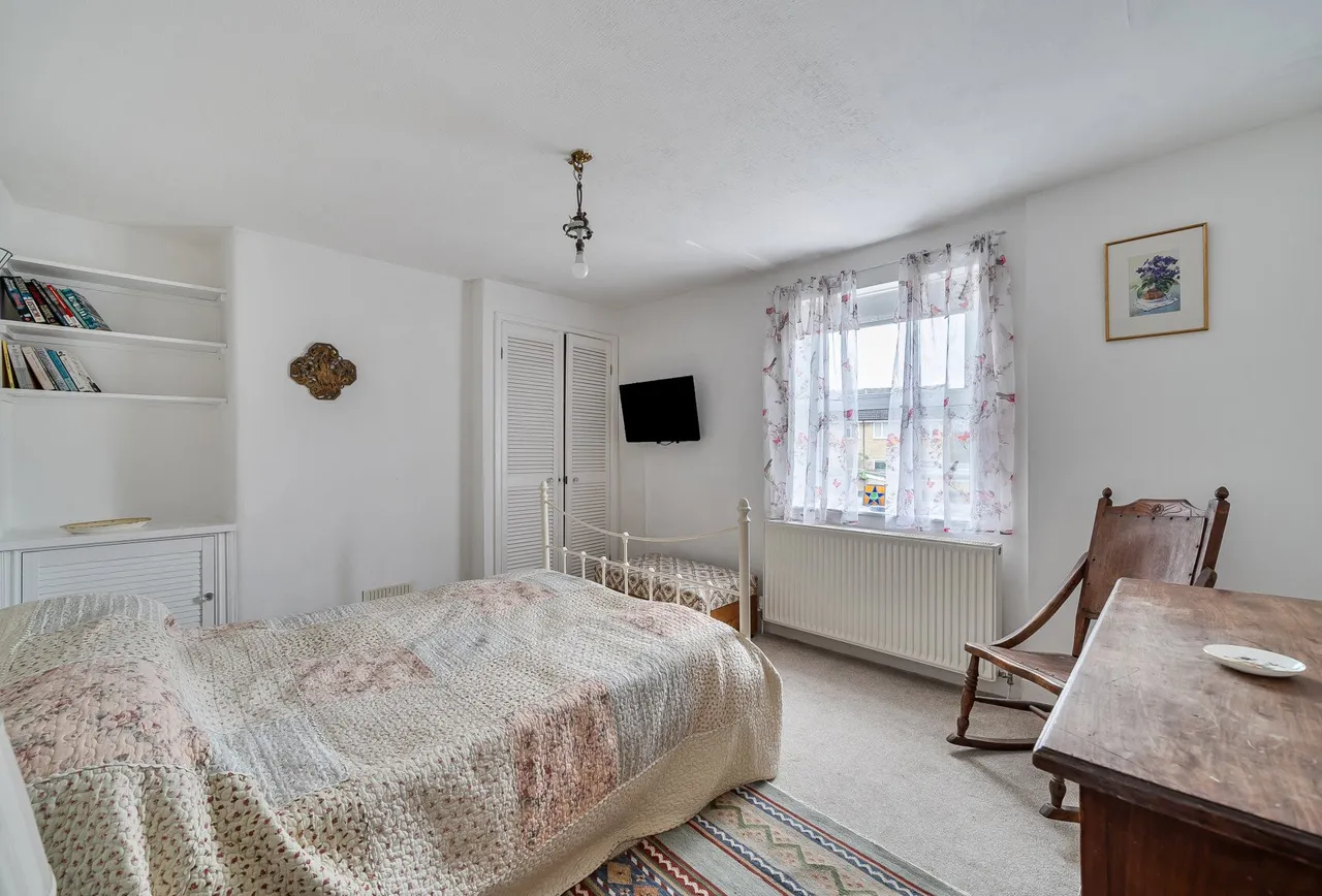 Naunton Crescent, Gloucestershire, Leckhampton, GL53 7BE, photo 7