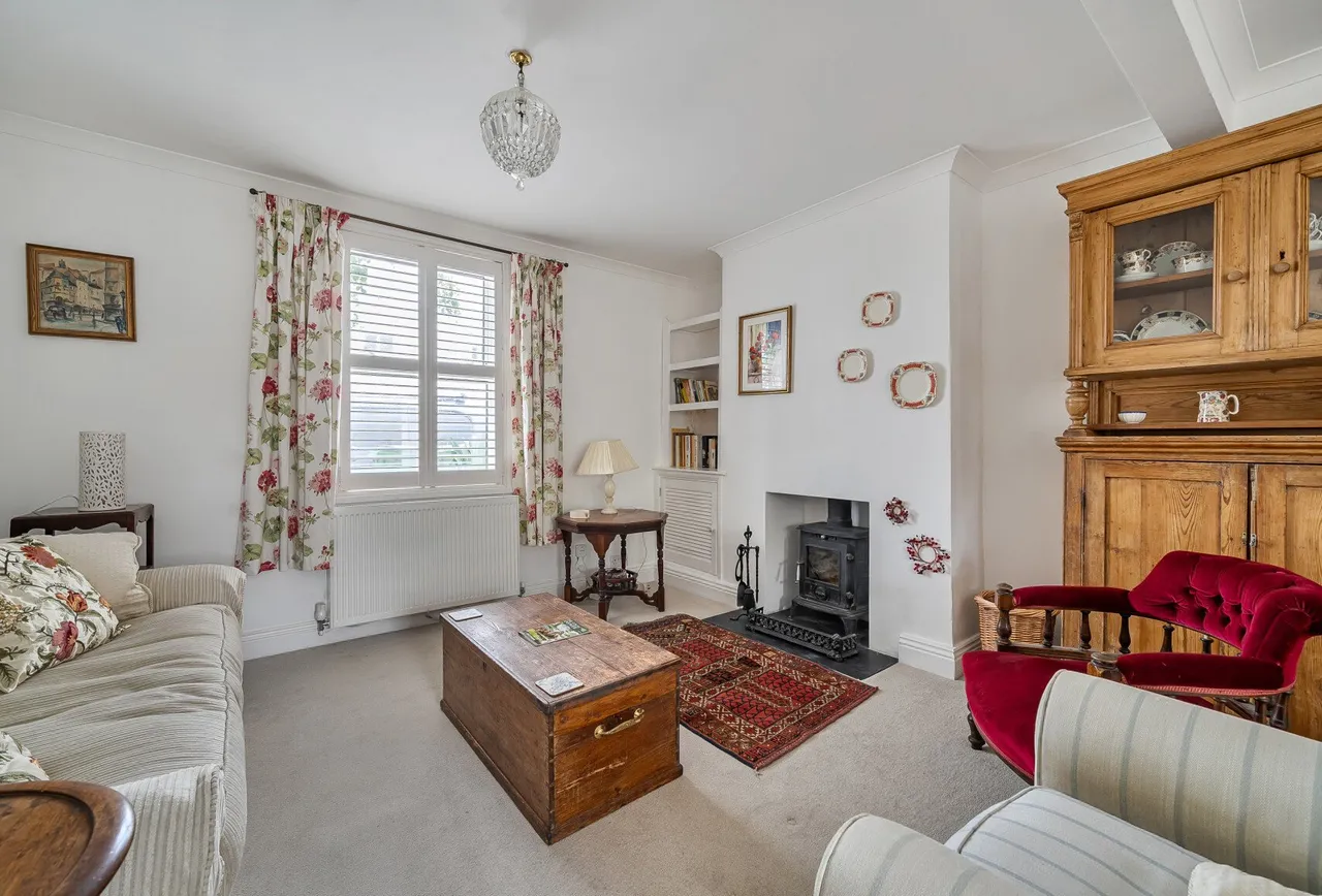 Naunton Crescent, Gloucestershire, Leckhampton, GL53 7BE, photo 3