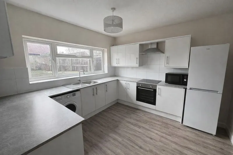 Wycliffe Road, Bournemouth BH9 1JP, photo 4