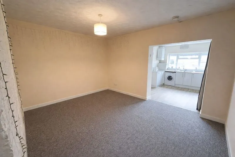 Wycliffe Road, Bournemouth BH9 1JP, photo 3