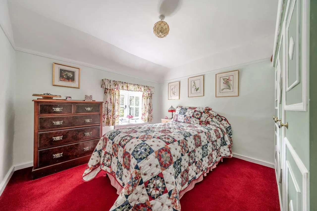 Hawksfold Lane West, Fernhurst, GU27, photo 15
