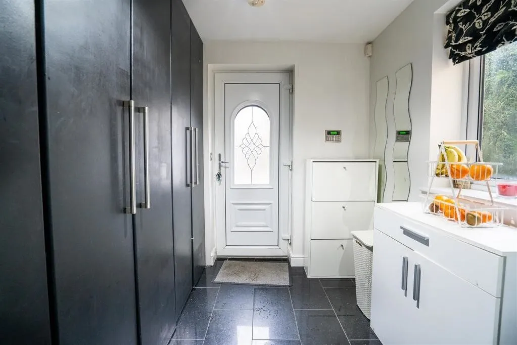 Long Croft View, Upper Batley WF17 0AE, photo 28