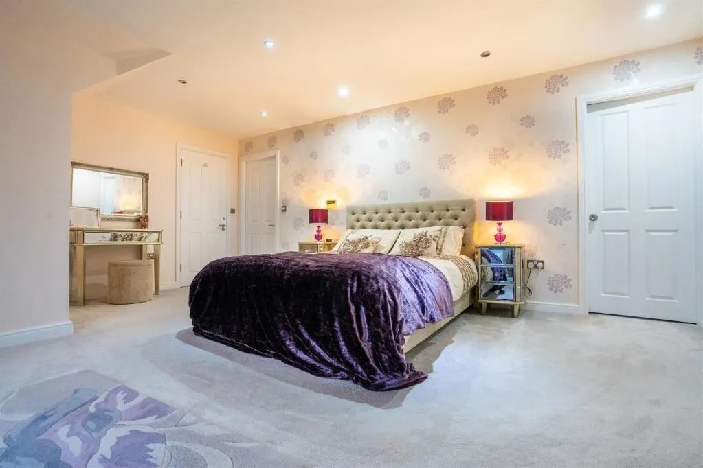 Long Croft View, Upper Batley WF17 0AE, photo 11