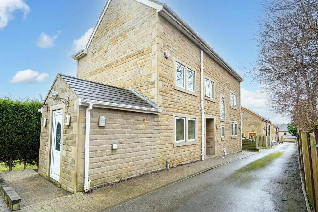 Long Croft View, Upper Batley WF17 0AE, photo 38