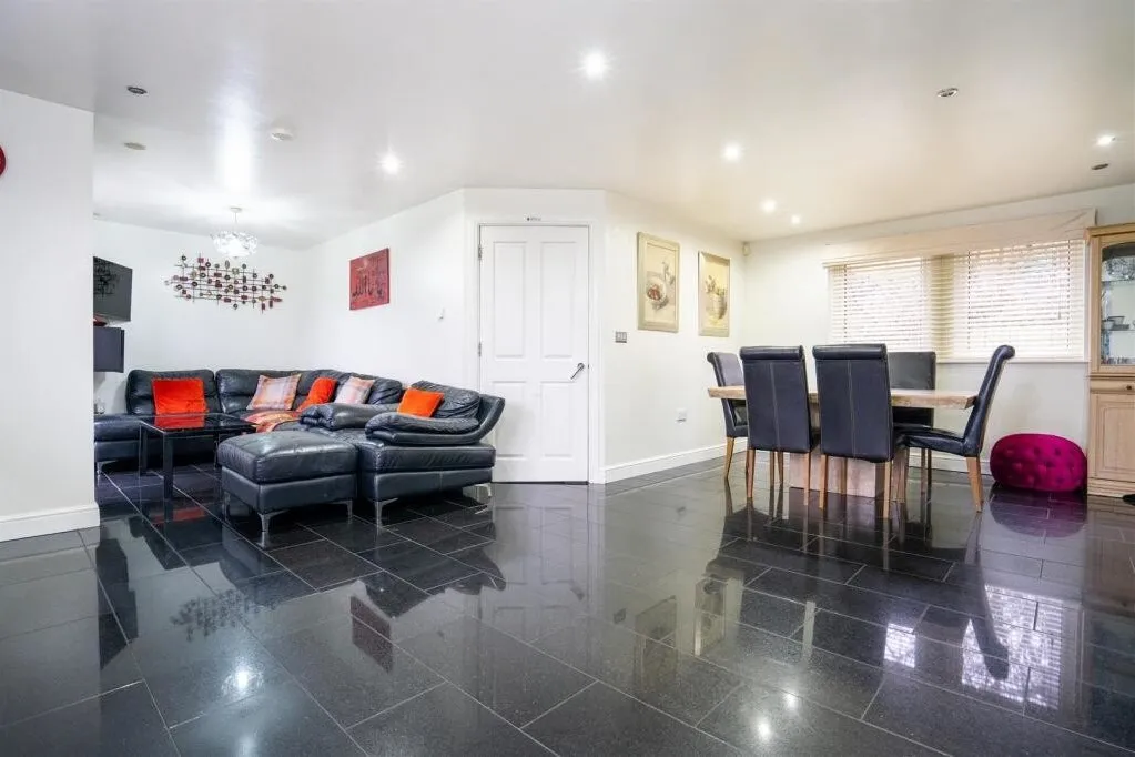 Long Croft View, Upper Batley WF17 0AE, photo 7