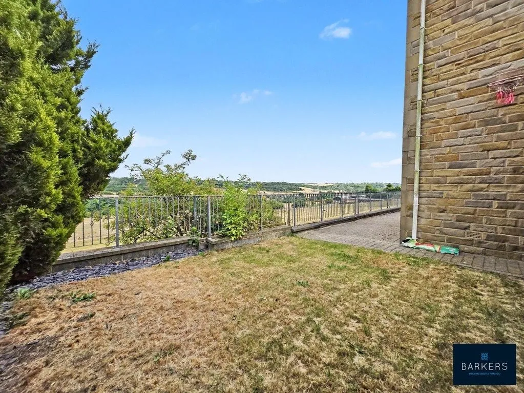 Long Croft View, Upper Batley WF17 0AE, photo 46