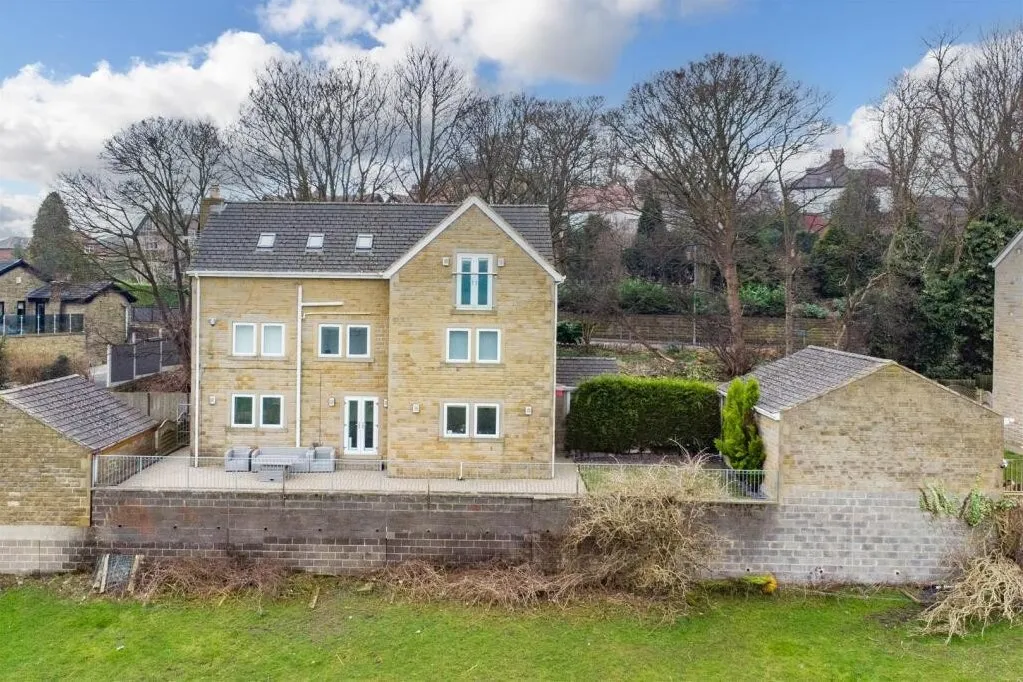 Long Croft View, Upper Batley WF17 0AE, photo 35