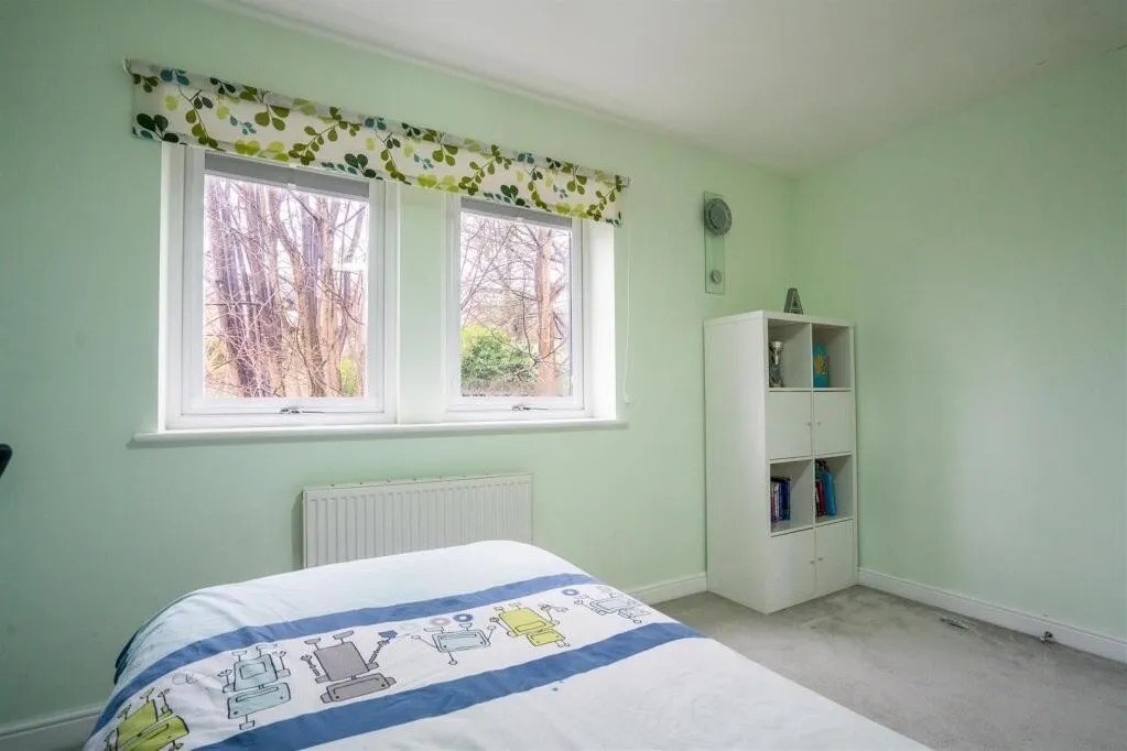 Long Croft View, Upper Batley WF17 0AE, photo 25