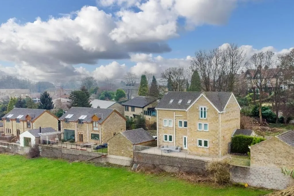 Long Croft View, Upper Batley WF17 0AE, photo 34