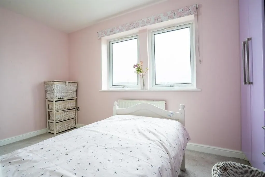 Long Croft View, Upper Batley WF17 0AE, photo 20