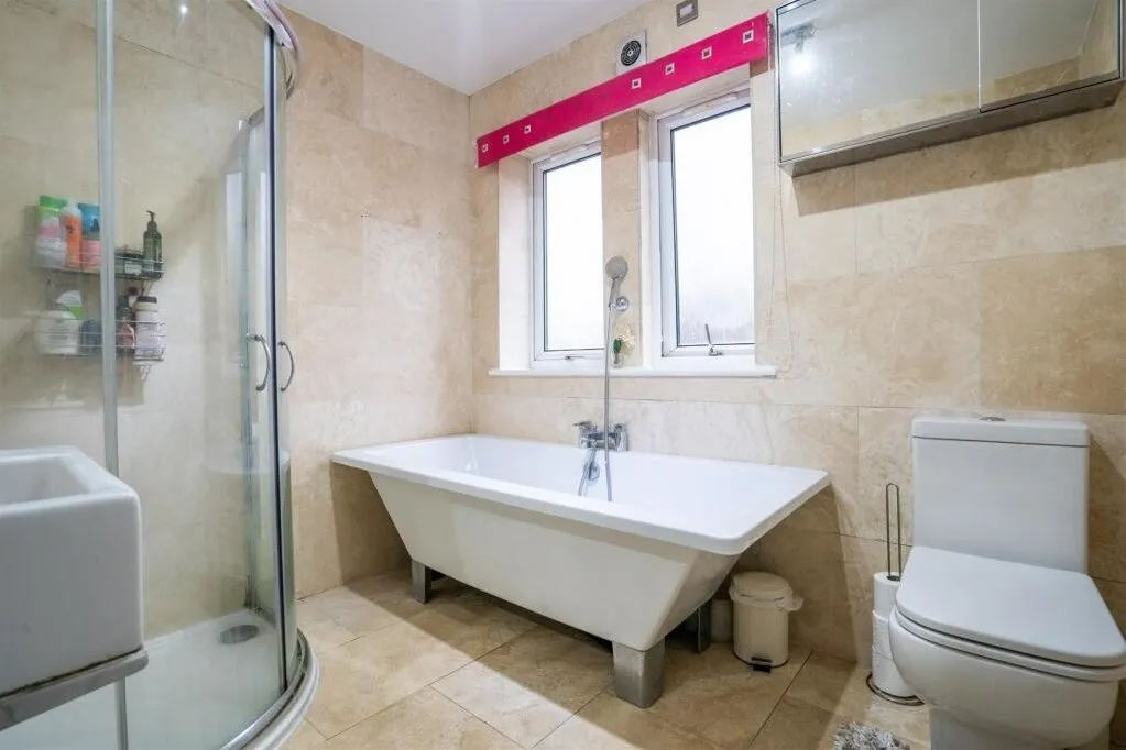Long Croft View, Upper Batley WF17 0AE, photo 15