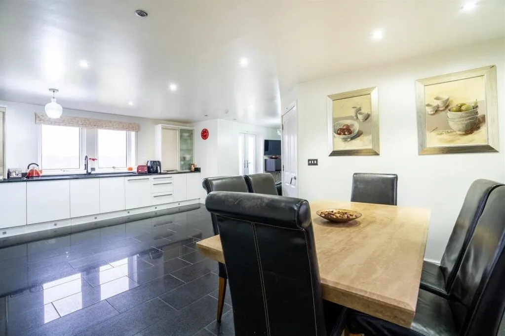 Long Croft View, Upper Batley WF17 0AE, photo 9