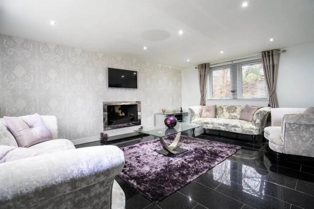 Long Croft View, Upper Batley WF17 0AE, photo 10