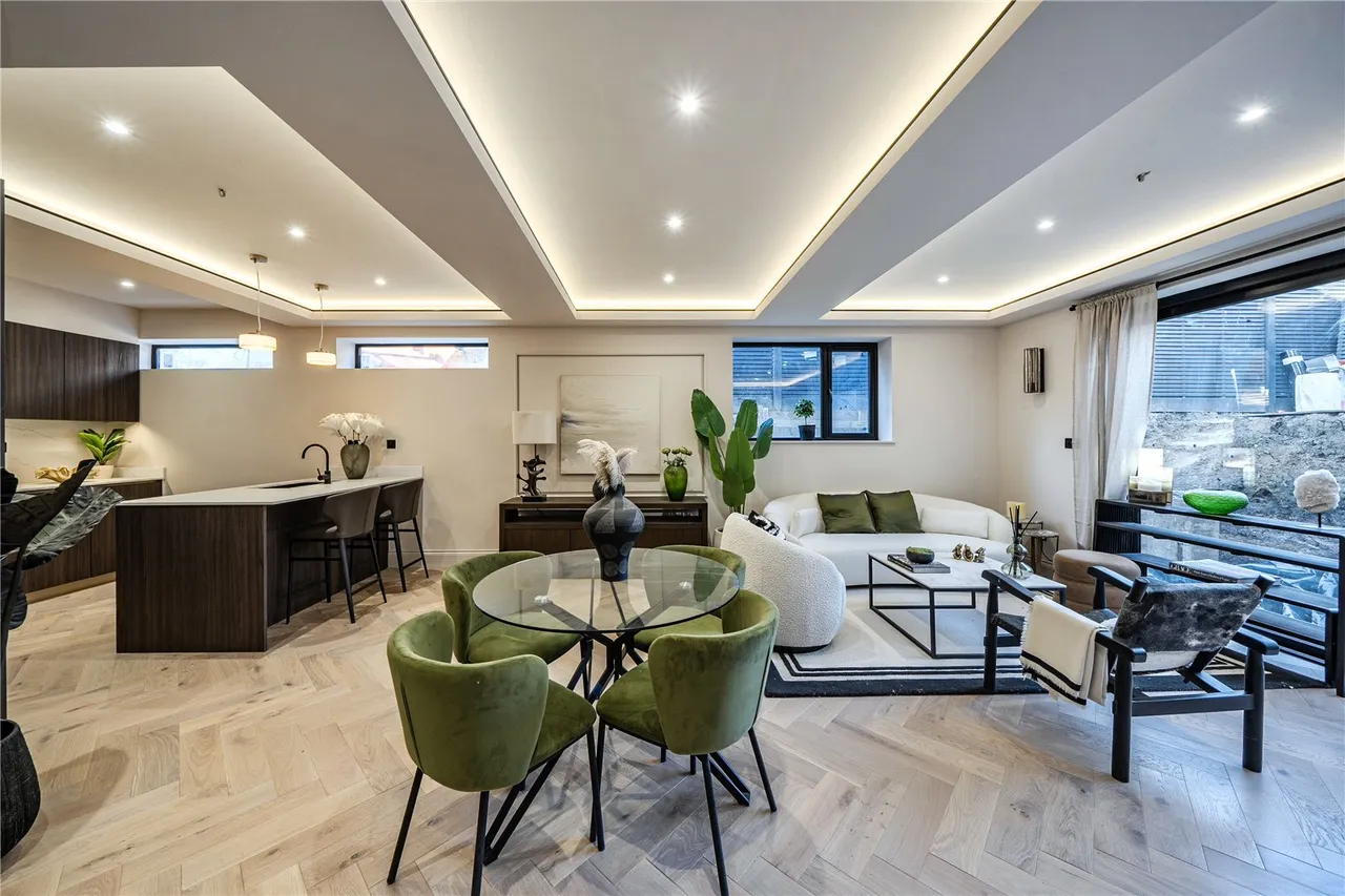 Bromyard Avenue, London, W3, photo 5