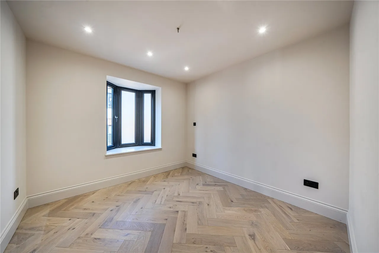 Bromyard Avenue, London, W3, photo 11