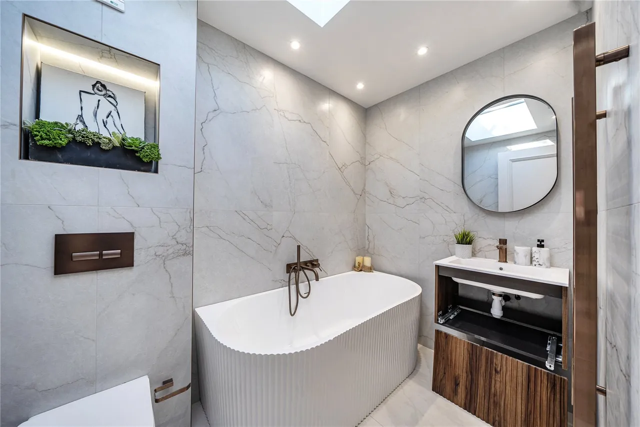Bromyard Avenue, London, W3, photo 10