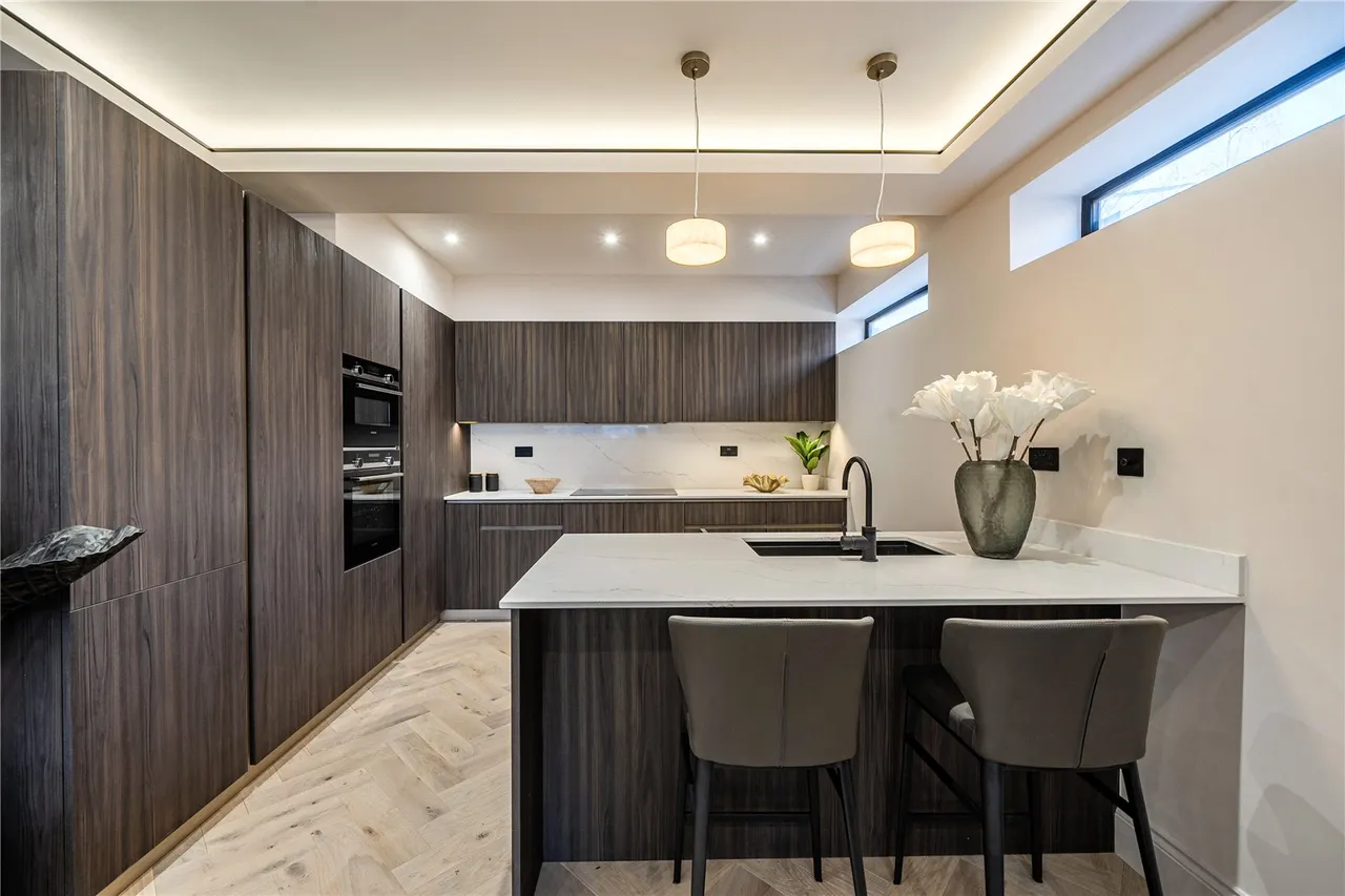 Bromyard Avenue, London, W3, photo 15