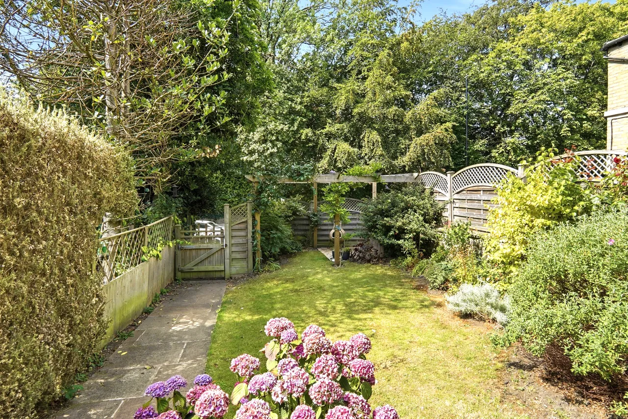 Harrogate Road, Moortown, LS7, photo 26
