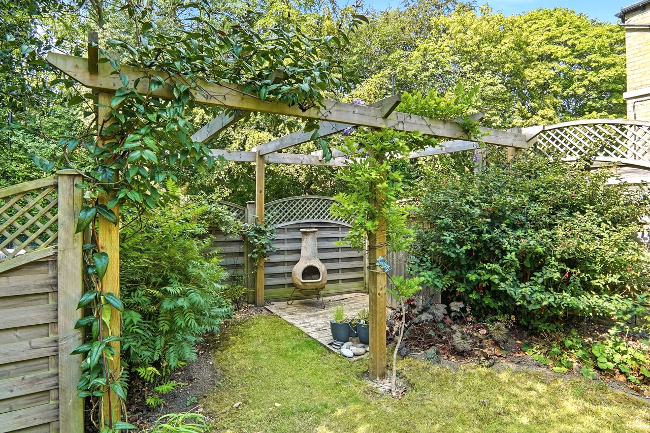 Harrogate Road, Moortown, LS7, photo 2