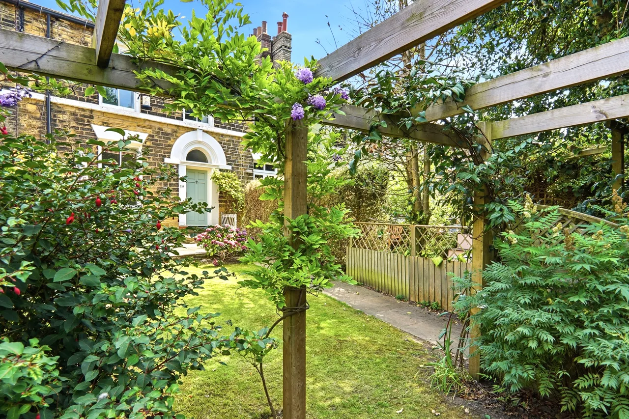 Harrogate Road, Moortown, LS7, photo 23