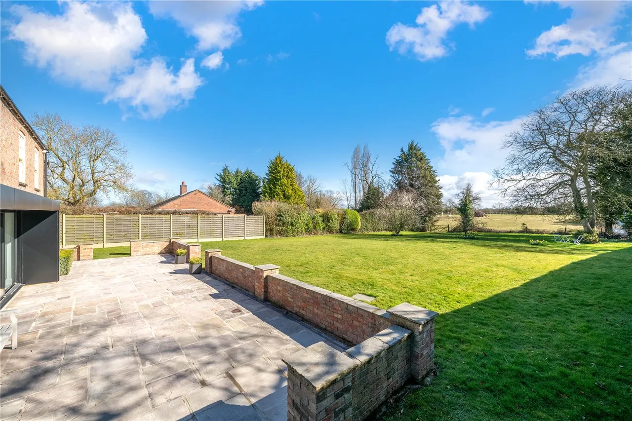 Church Lane, Utterby, photo 24