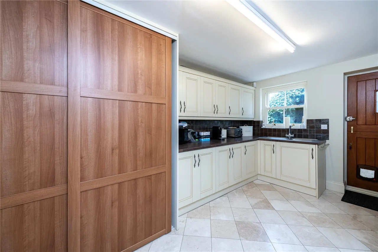 Church Lane, Utterby, photo 12