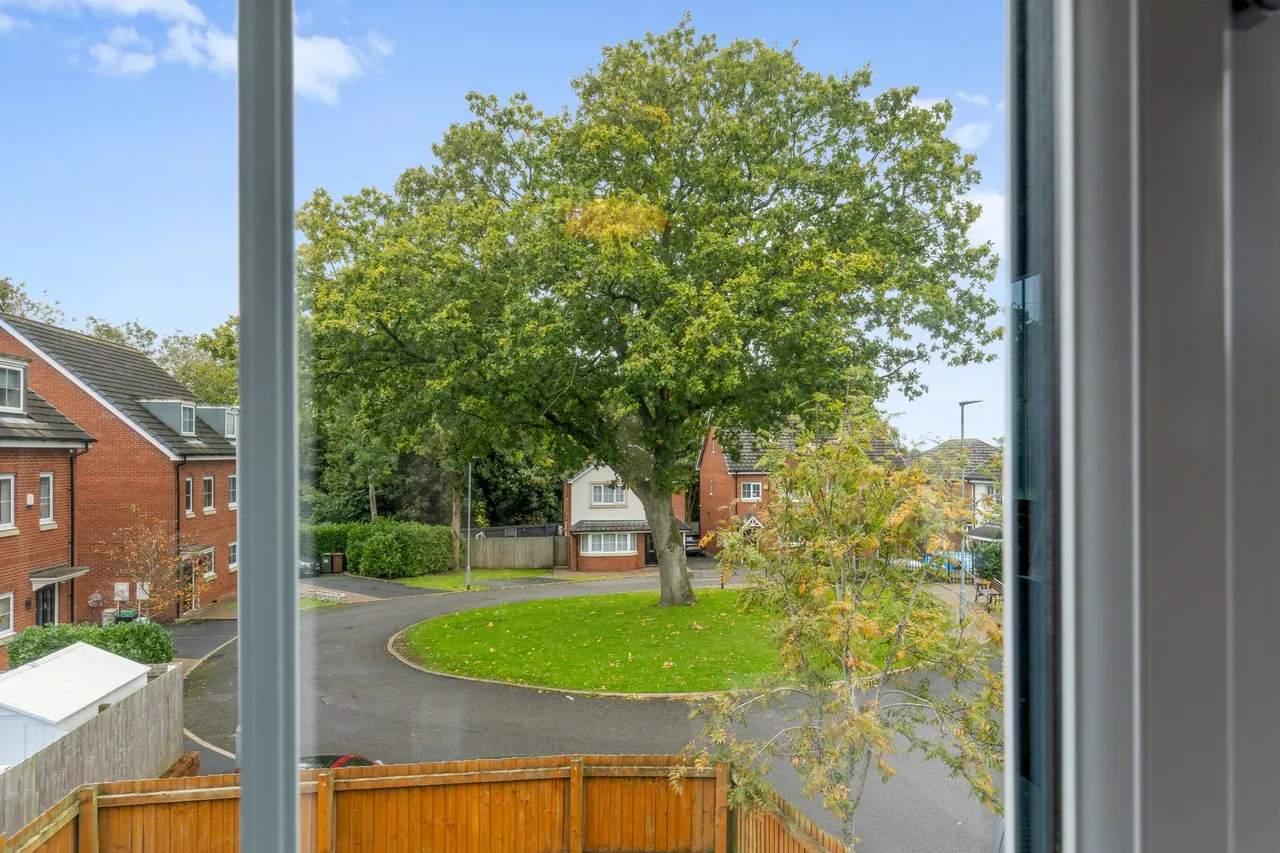Moss Bank Road, St. Helens, WA11, photo 38