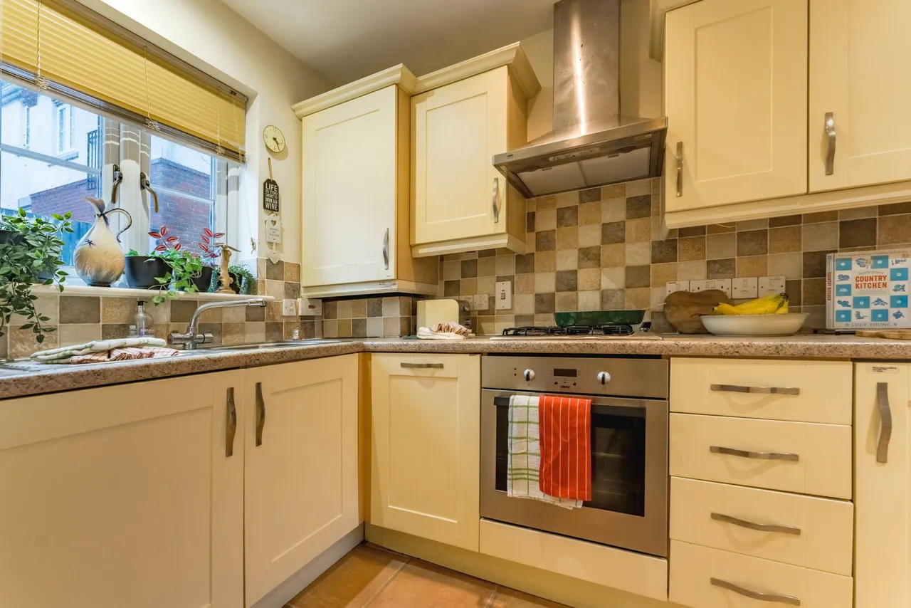 Henrys Way, Lyme Regis, DT7, photo 2