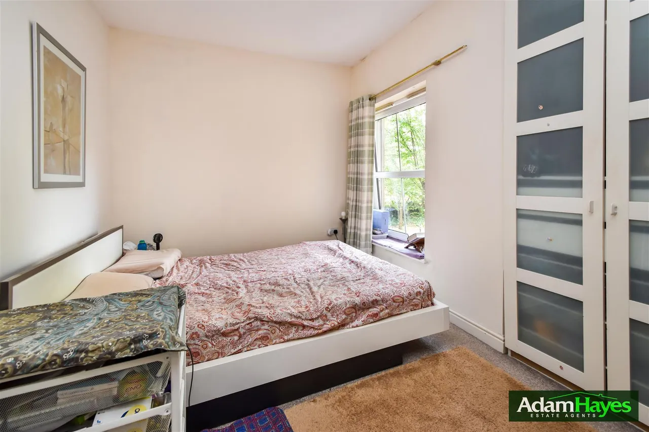 High Road, North Finchley, N12, photo 5
