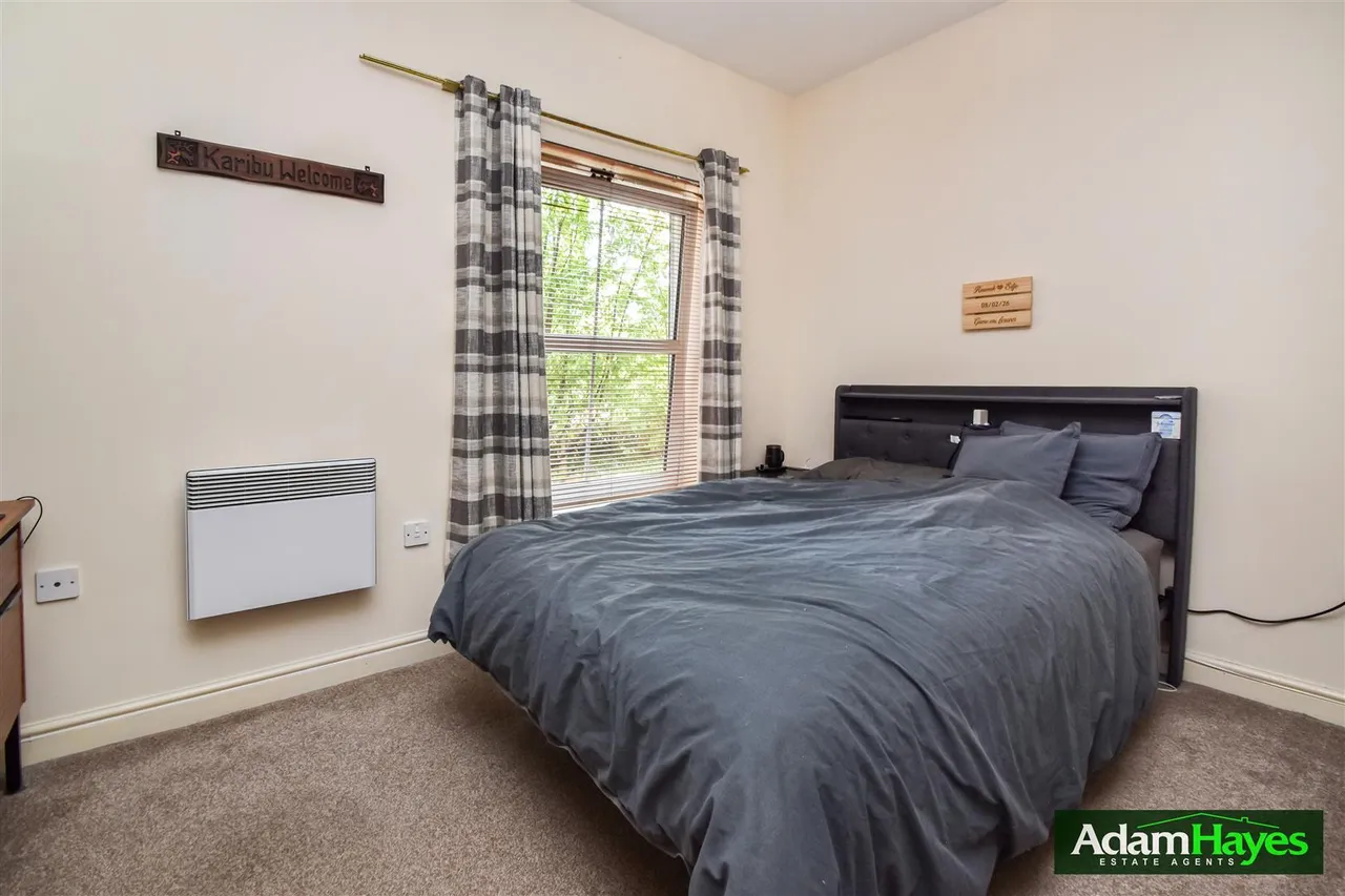 High Road, North Finchley, N12, photo 3
