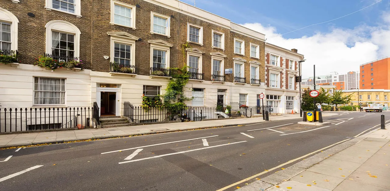 2 bed flat to rent, Calthorpe Street, WC1X