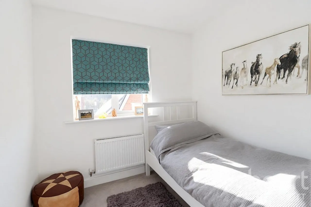 Chandler Drive, Bordon, GU35, photo 11
