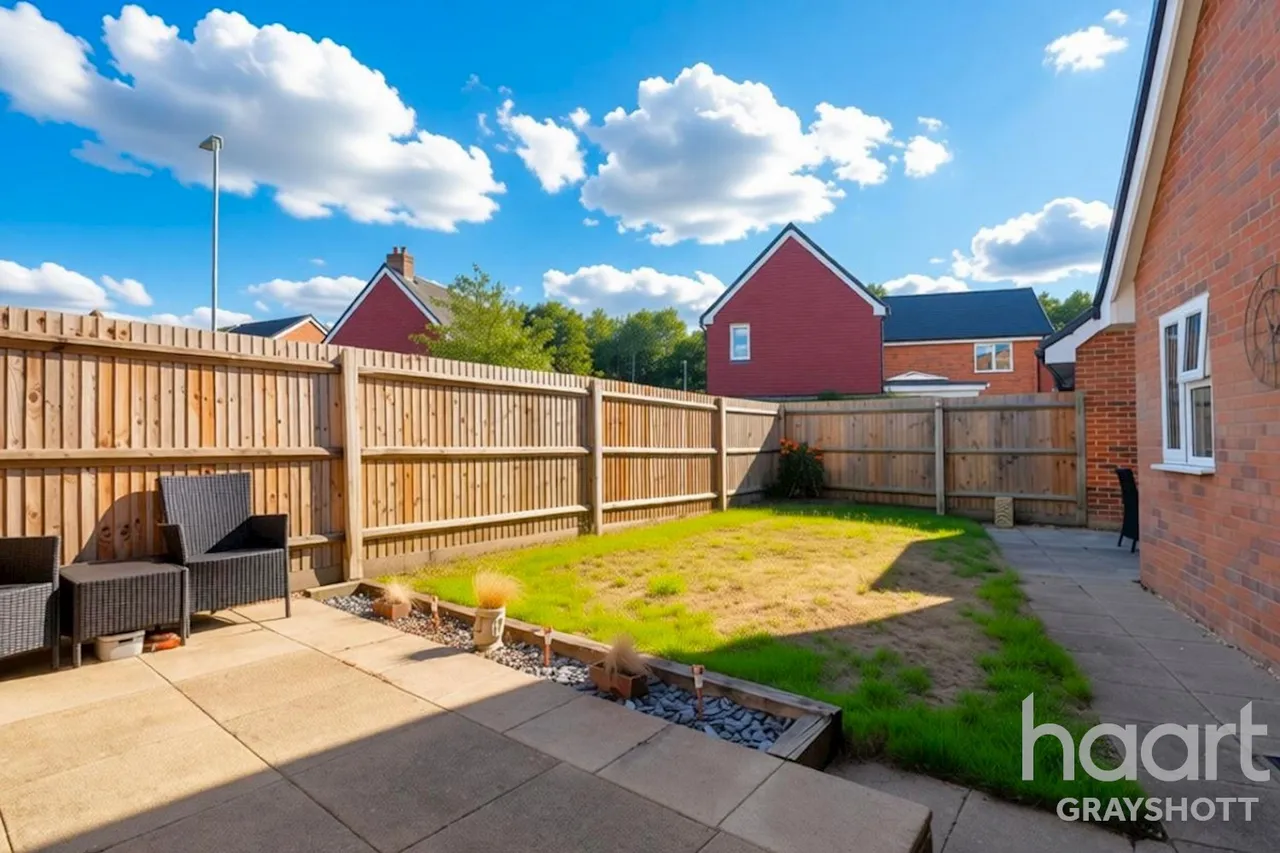 Chandler Drive, Bordon, GU35, photo 5