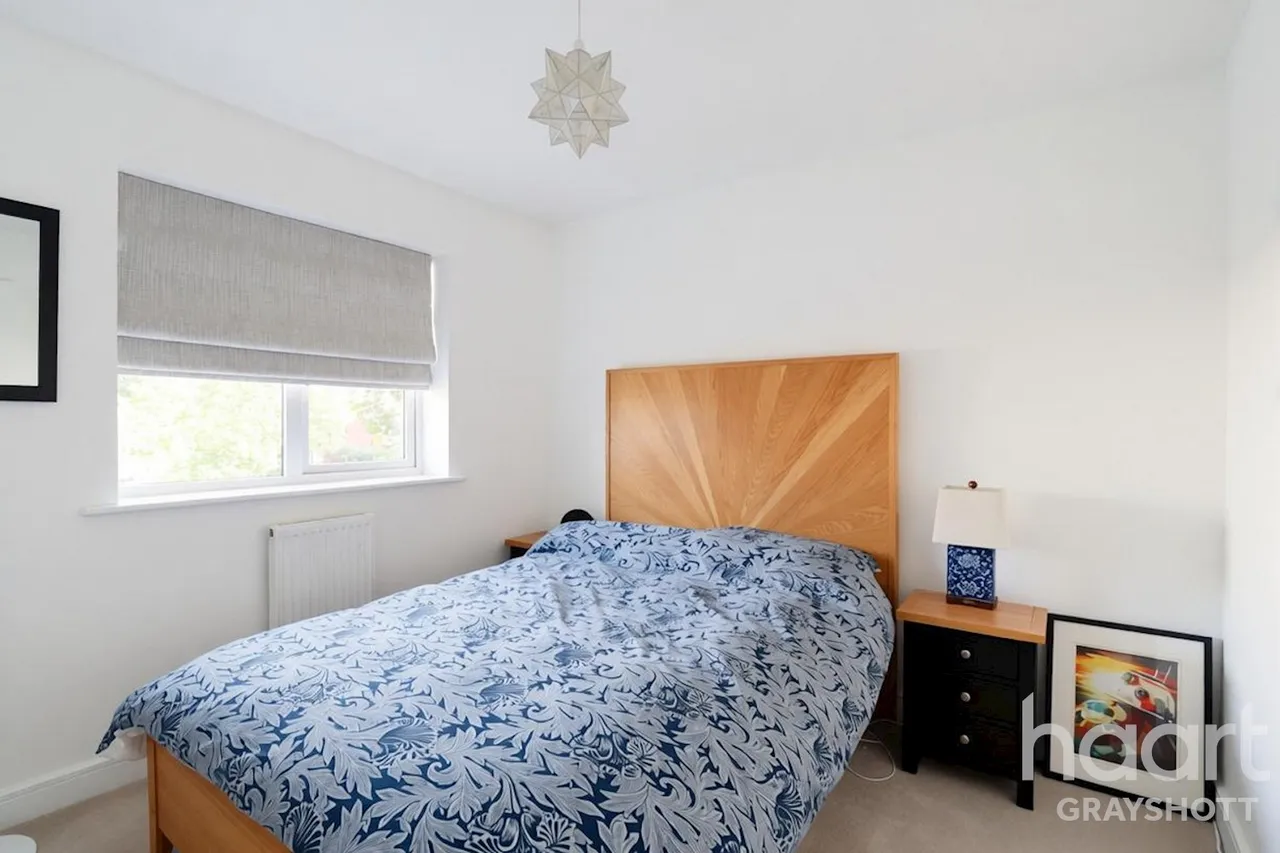Chandler Drive, Bordon, GU35, photo 9