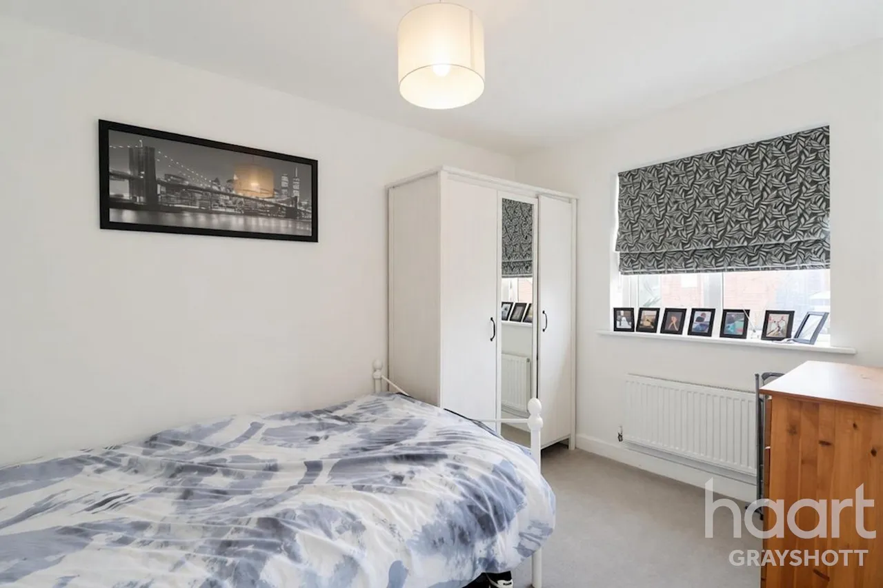 Chandler Drive, Bordon, GU35, photo 10