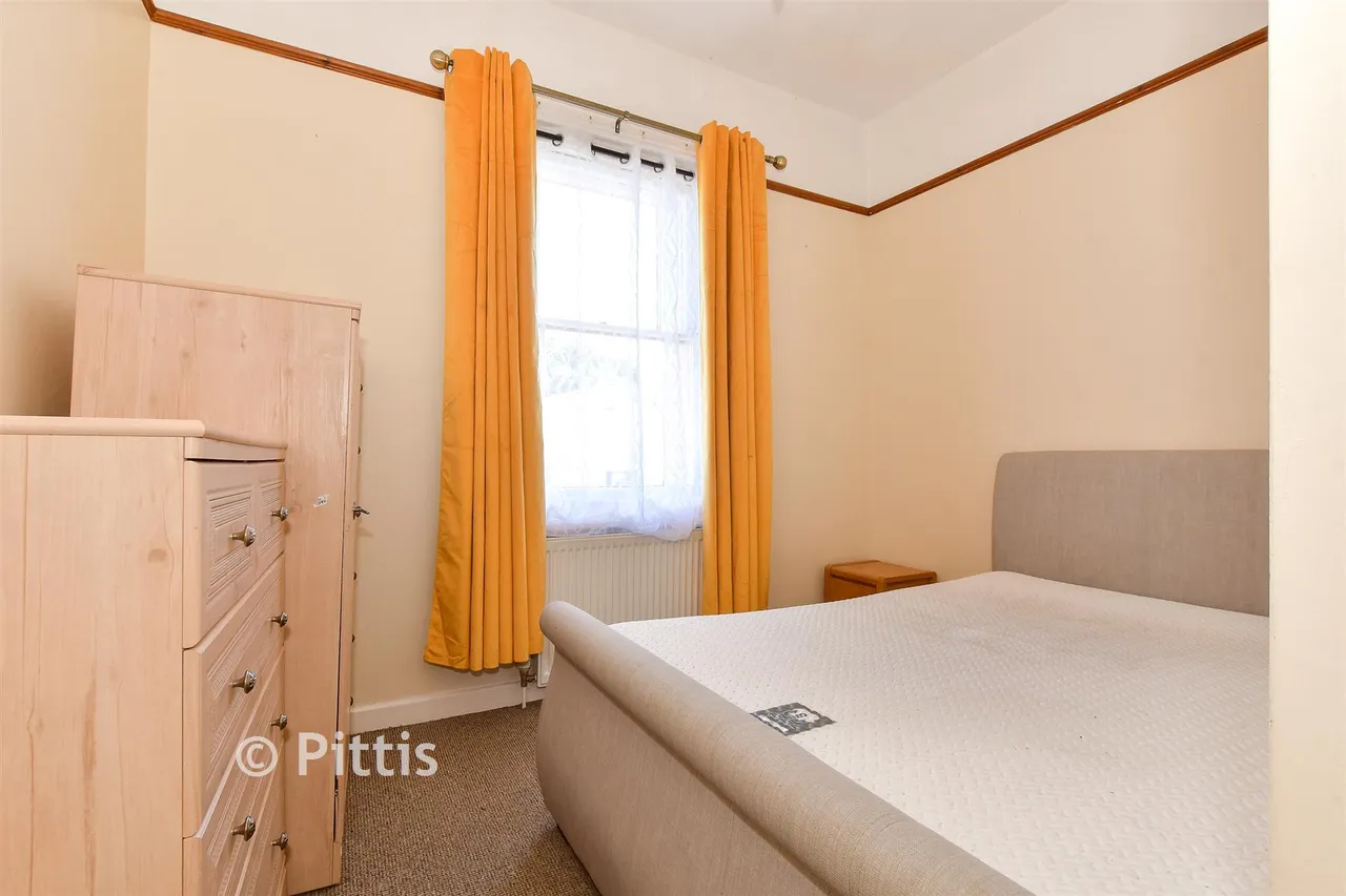 Royal Crescent, Sandown, PO36, photo 5