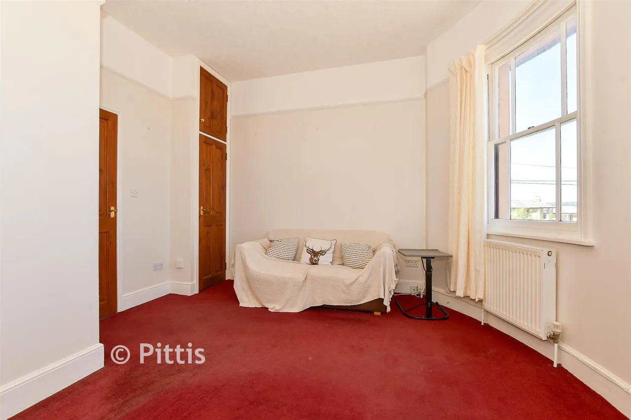 Royal Crescent, Sandown, PO36, photo 3
