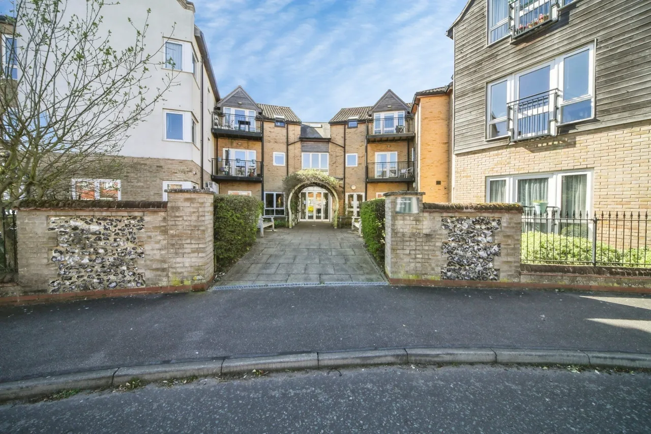 Airfield Road, Bury St. Edmunds, Suffolk, IP32, photo 2