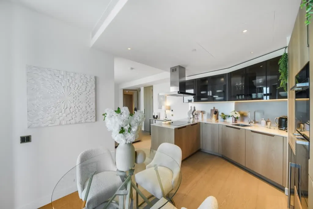 River Park Tower, London, SW8, photo 9