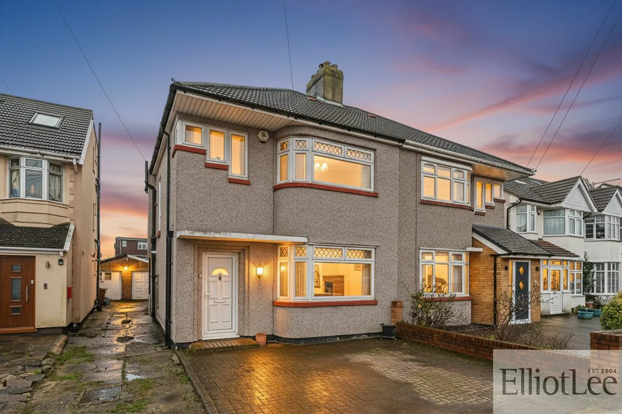 3 bed house for sale — Park Mead, Harrow, HA2