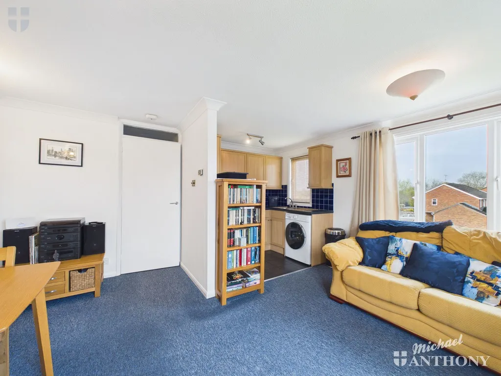 Chequers Court, Aylesbury, HP21, photo 8
