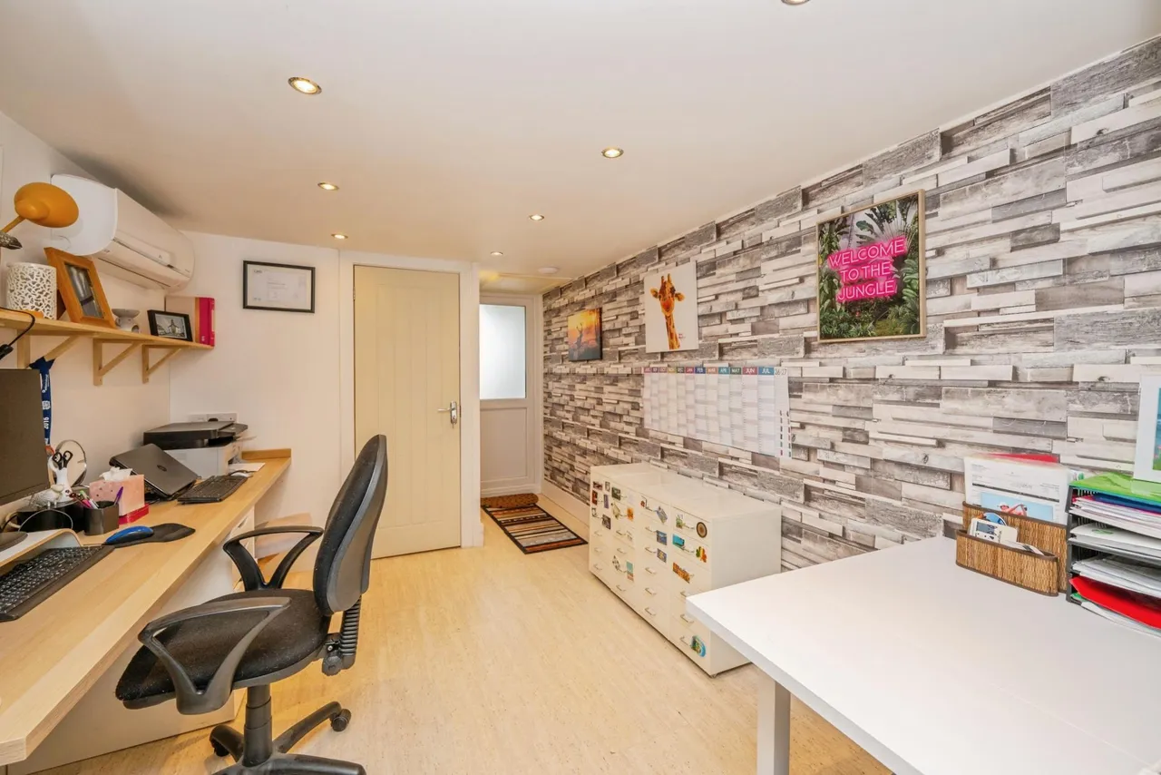 Ash Lane, No Man's Heath, B79, photo 15