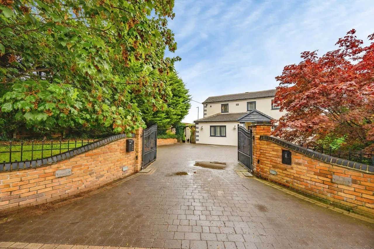 Ash Lane, No Man's Heath, B79, photo 42